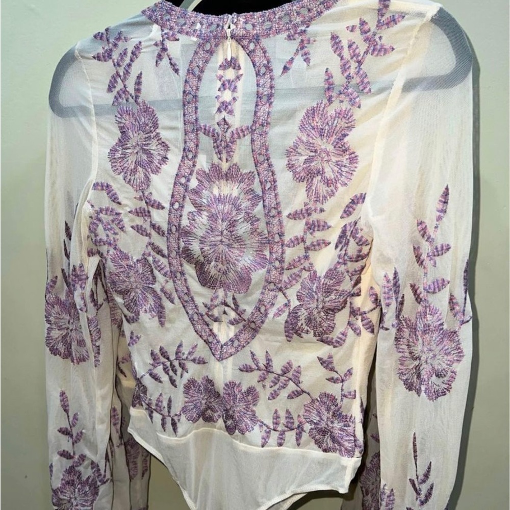 Honey Punch Beige Purple Floral Embroidered Long Sleeve V Neck Bodysuit - Picture 3 of 12